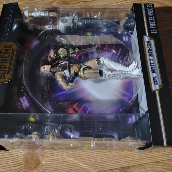 Dr. Britt Baker DMD AEW Unrivaled Supreme Collection Series 1 figure (NEW) - Picture 8 of 8